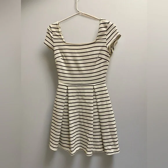 Soprano White & Black Striped Fit & Flare Dress - XS - Zipper Back - NWT - Picture 1 of 12